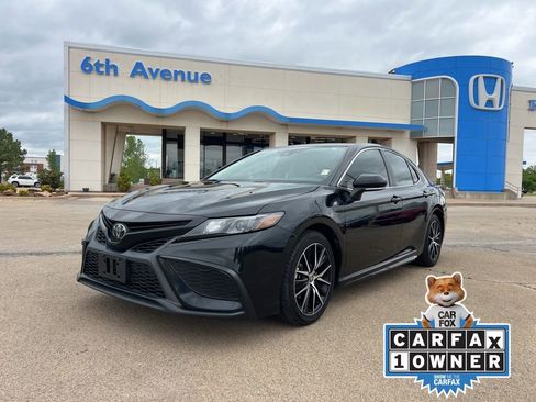 Used 2024 Toyota Camry SE FWD image 1