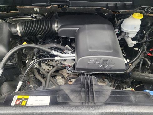 Used 2022 RAM 1500 Classic SLT image 30