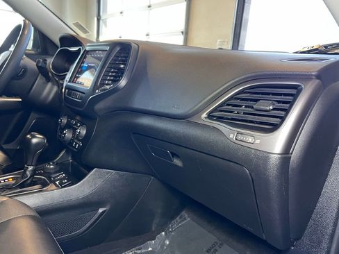 Used 2022 Jeep Cherokee Latitude Lux w/ Sun & Sound Group image 55