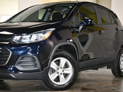 Used 2021 Chevrolet Trax LS w/ Tint and Cruise Package image 54