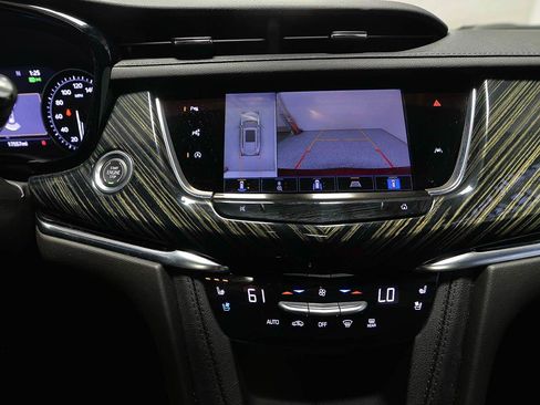 Used 2024 Cadillac XT6 Premium Luxury w/ Technology Package FWD image 17