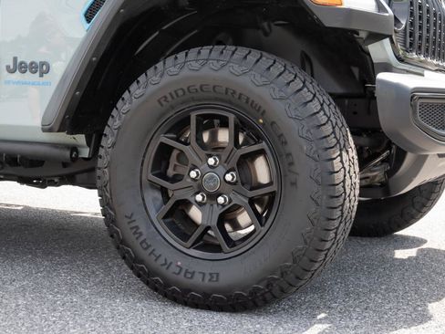 Used 2024 Jeep Wrangler Unlimited AWD/4WD image 19