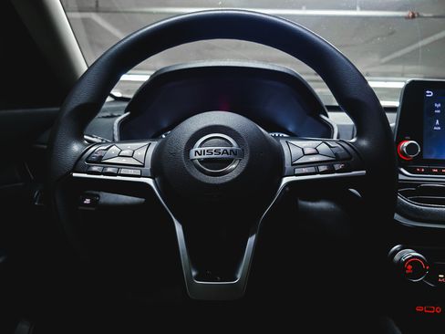 Used 2020 Nissan Altima 2.5 S FWD image 22