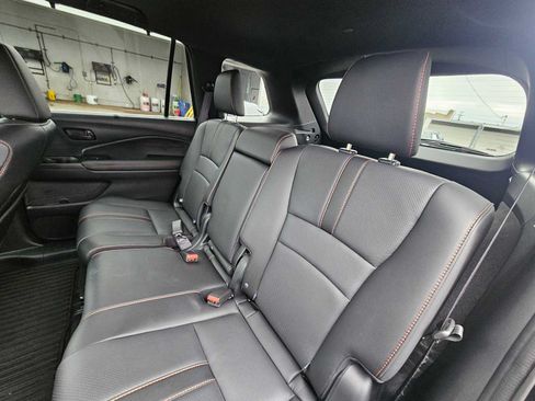 Used 2025 Honda Passport TrailSport image 16