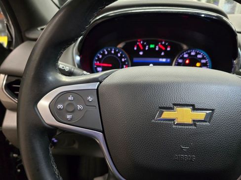 Used 2023 Chevrolet Traverse LT FWD image 18
