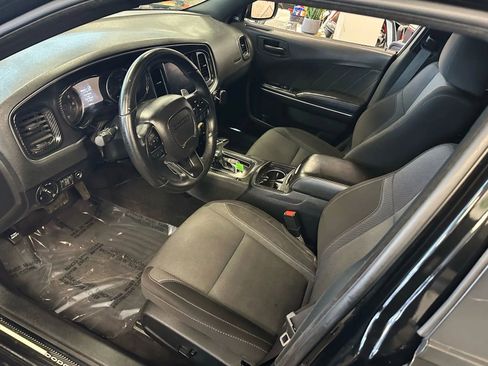 Used 2018 Dodge Charger R/T image 17