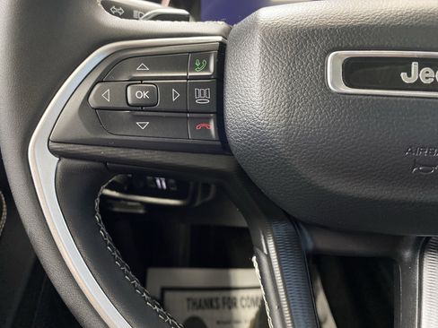 Certified 2024 Jeep Grand Cherokee Laredo X image 19