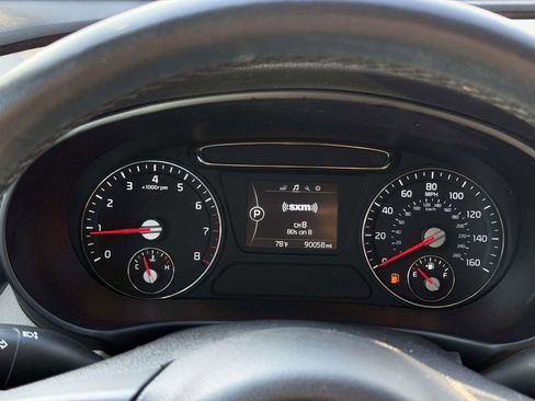 Used 2017 Kia Sorento LX w/ LX Convenience Package image 26