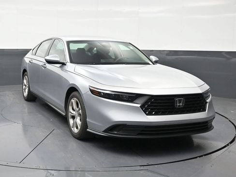 Used 2024 Honda Accord LX image 7