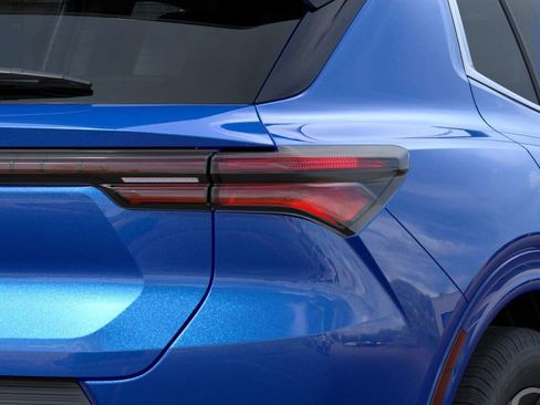 New 2025 Chevrolet Equinox EV LT image 36