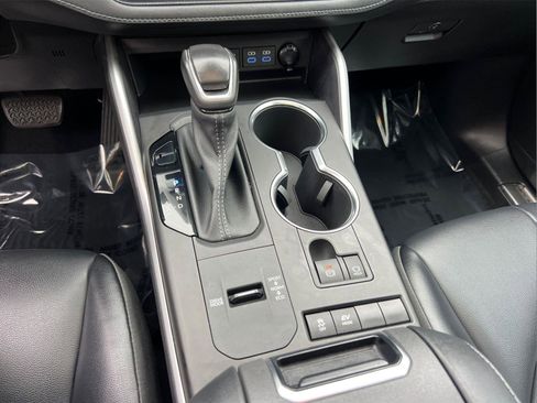 Used 2022 Toyota Highlander XLE image 33