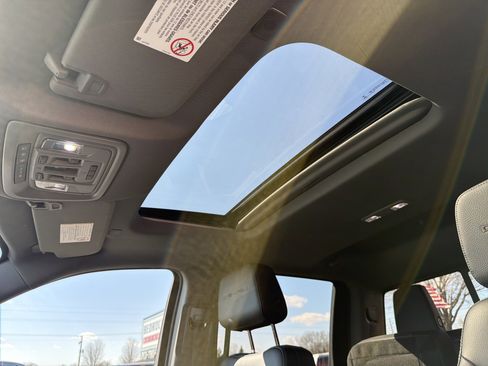 Used 2023 GMC Sierra 3500 Denali w/ Denali Ultimate Package image 22