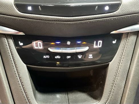 Used 2025 Cadillac XT5 Luxury AWD/4WD image 16