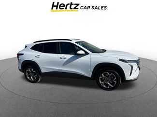 Used 2025 Chevrolet Trax LT video 1