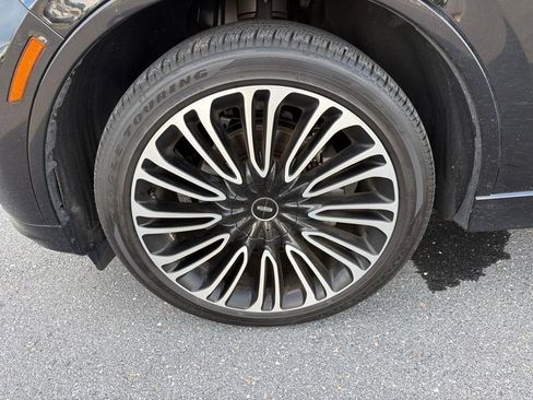 Certified 2025 Lincoln Aviator Black Label AWD/4WD image 13
