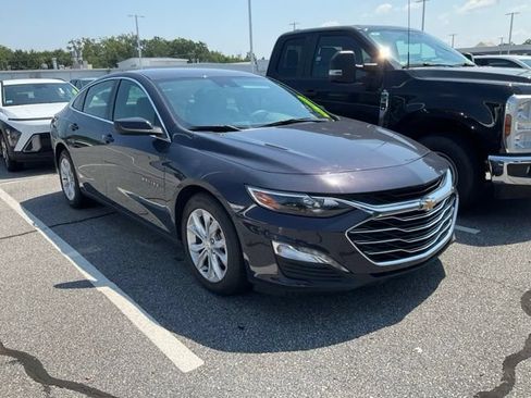 Used 2025 Chevrolet Malibu LT FWD image 1