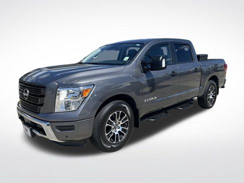 Used 2024 Nissan Titan SV w/ SV Convenience Package RWD image 4