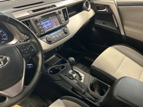 Used 2018 Toyota RAV4 XLE w/ Plus Extra Value Package AWD/4WD image 26