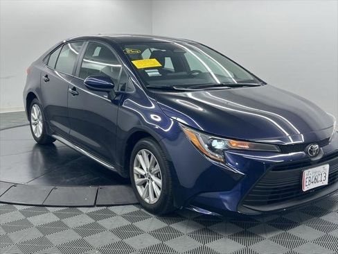 Certified 2025 Toyota Corolla LE image 2