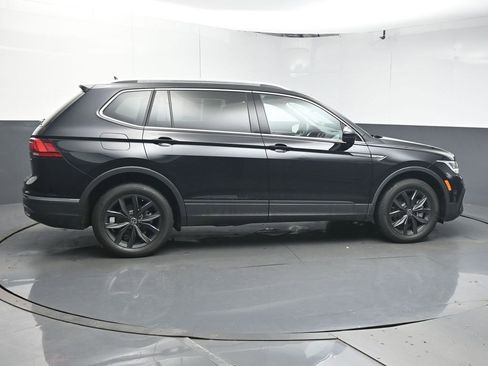 Used 2024 Volkswagen Tiguan SE image 8