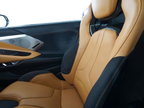 Used 2021 Chevrolet Corvette Stingray Premium Cpe w/ Z51 Performance Package RWD image 24