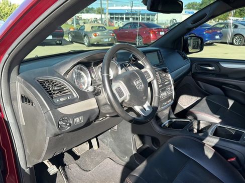 Used 2020 Dodge Grand Caravan GT FWD image 55