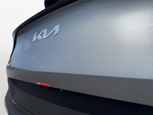 New 2025 Kia Sportage LX image 17