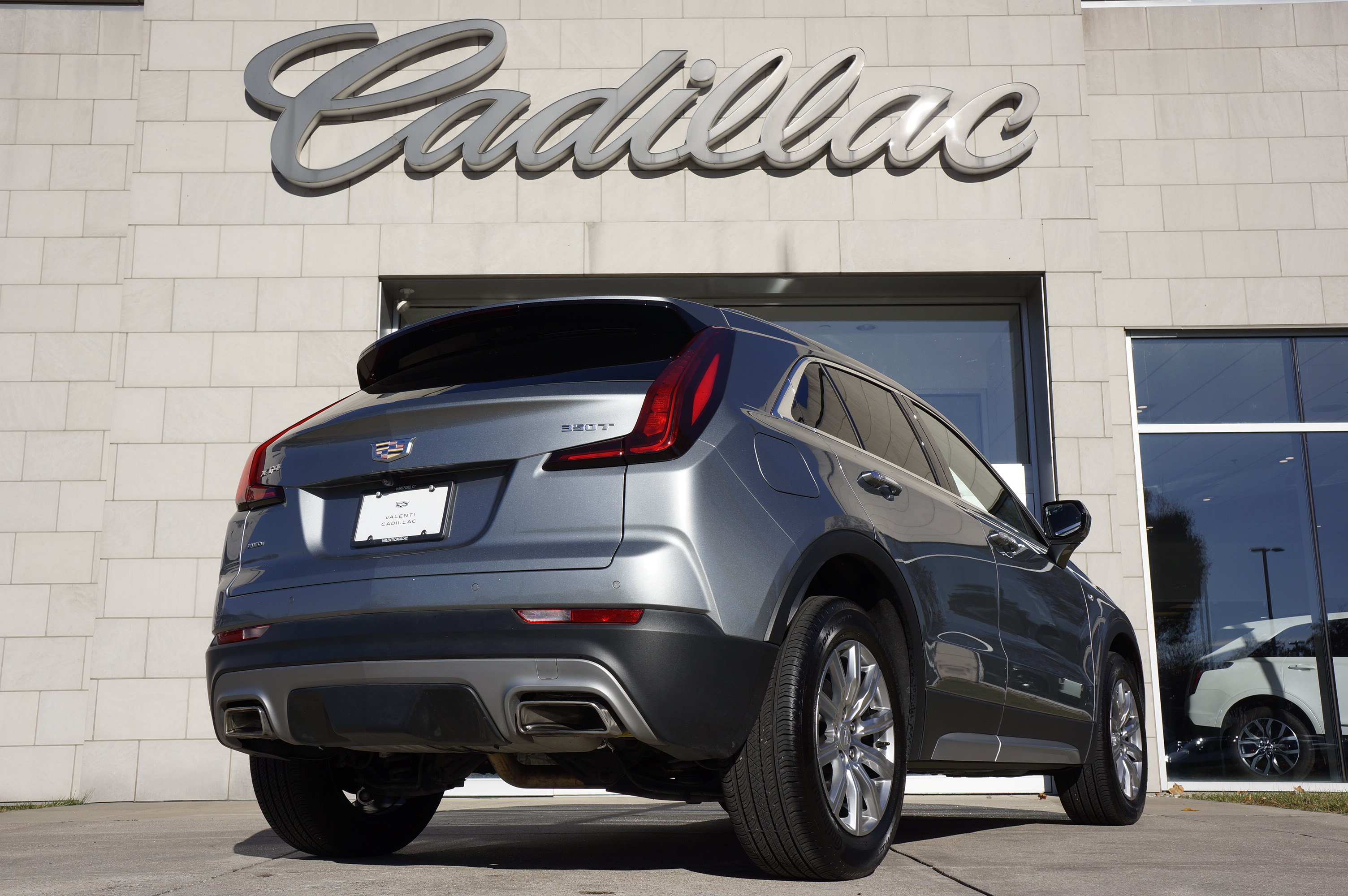 Used 2023 Cadillac XT4 Premium Luxury w/ Cold Weather Package AWD/4WD image 4
