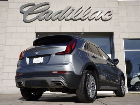 Used 2023 Cadillac XT4 Premium Luxury w/ Cold Weather Package AWD/4WD image 4