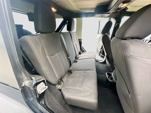 Used 2015 Jeep Wrangler Unlimited Sport w/ Quick Order Package 23S AWD/4WD image 23