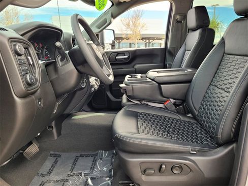 Used 2025 Chevrolet Silverado 2500 Custom w/ Custom Value Package image 15