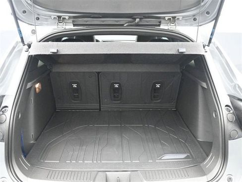 New 2026 Chevrolet Trax RS w/ Sunroof Package image 32