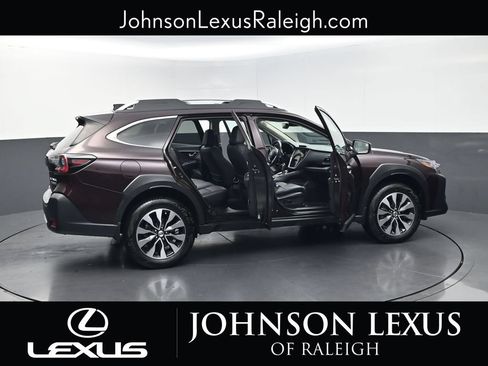 Used 2025 Subaru Outback Touring XT AWD/4WD image 31