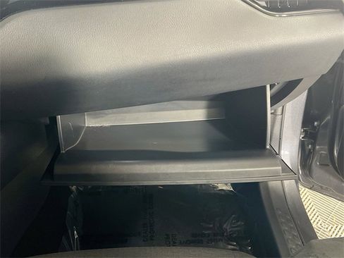 Used 2018 Toyota C-HR XLE image 29