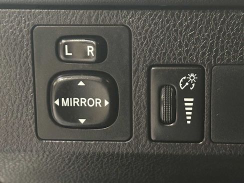 Used 2016 Toyota RAV4 LE image 17