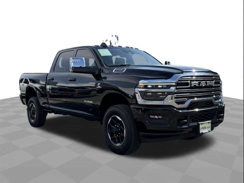 Used 2025 RAM 2500 Laramie AWD/4WD image 7