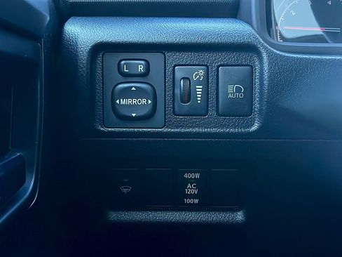 Used 2020 Toyota 4Runner Limited AWD/4WD image 19