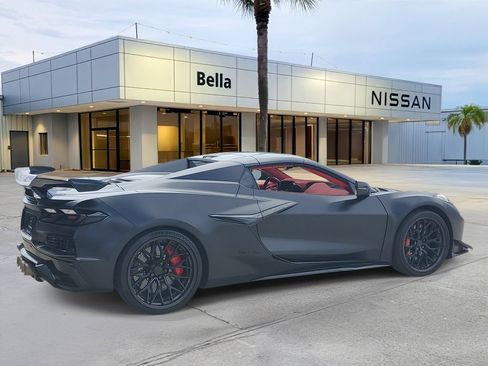 Used 2024 Chevrolet Corvette Z06 RWD image 8