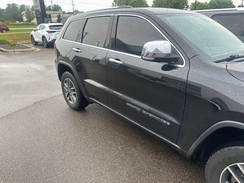 Used 2019 Jeep Grand Cherokee Limited w/ Trailer Tow Group IV AWD/4WD image 16