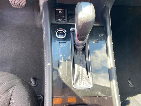 Used 2022 Nissan Kicks SV FWD image 9