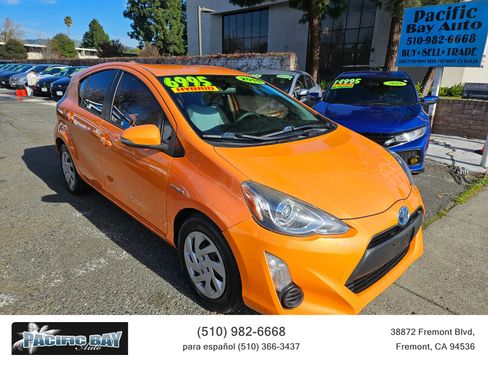 Used 2015 Toyota Prius C One image 1