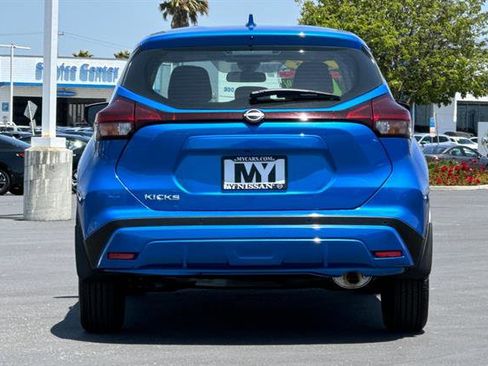 New 2025 Nissan Kicks Play S image 5