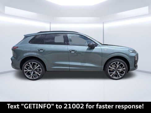 New 2026 Audi Q3 quattro 2.0T AWD/4WD image 2