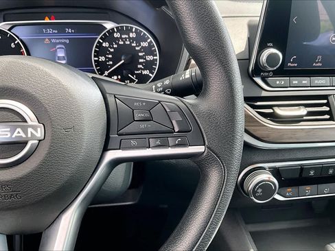 Certified 2025 Nissan Altima 2.5 SV FWD image 24