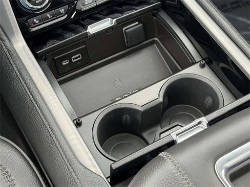 Used 2023 GMC Yukon Denali image 18