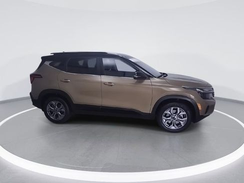 Used 2024 Kia Seltos S AWD/4WD image 9