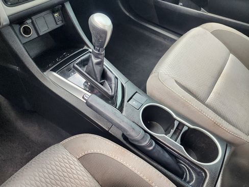 Used 2017 Toyota Corolla LE image 31