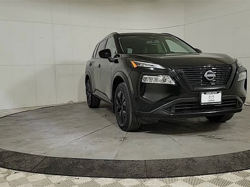 Used 2023 Nissan Rogue SV w/ SV Premium B Package image 8