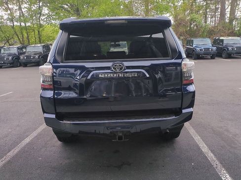 Used 2019 Toyota 4Runner SR5 Premium AWD/4WD image 6
