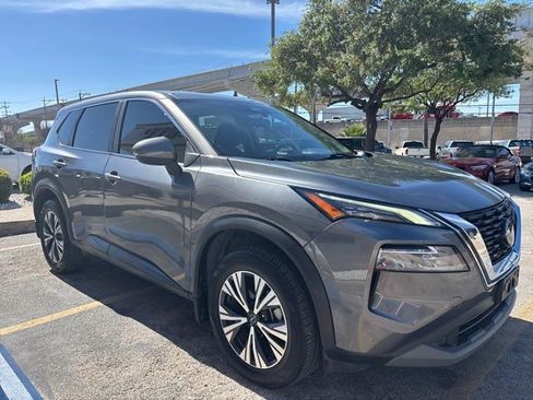 Used 2022 Nissan Rogue SV image 7